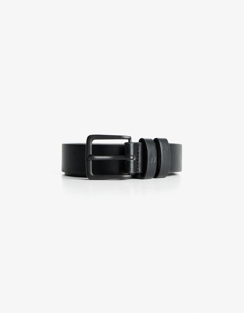 Fine leather effect belt