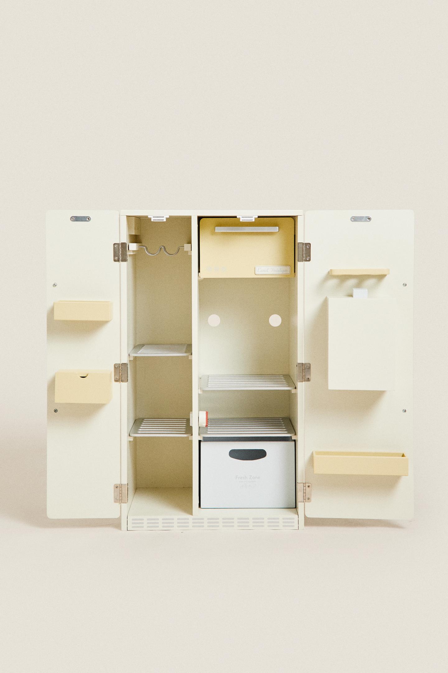Wooden Pretend Play American-Style Fridge 2