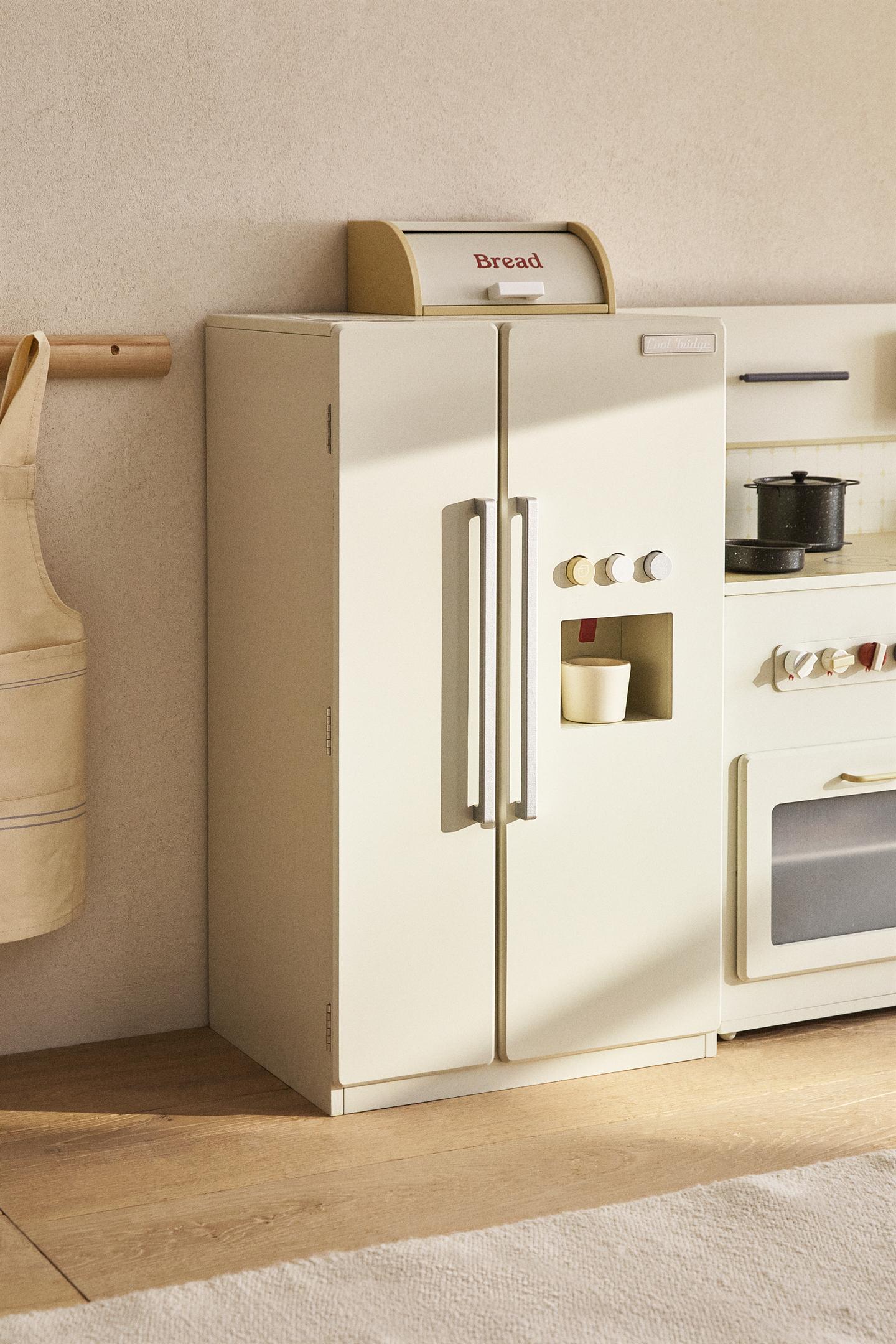Wooden Pretend Play American-Style Fridge 6