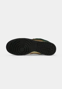 Nike Sportswear 6