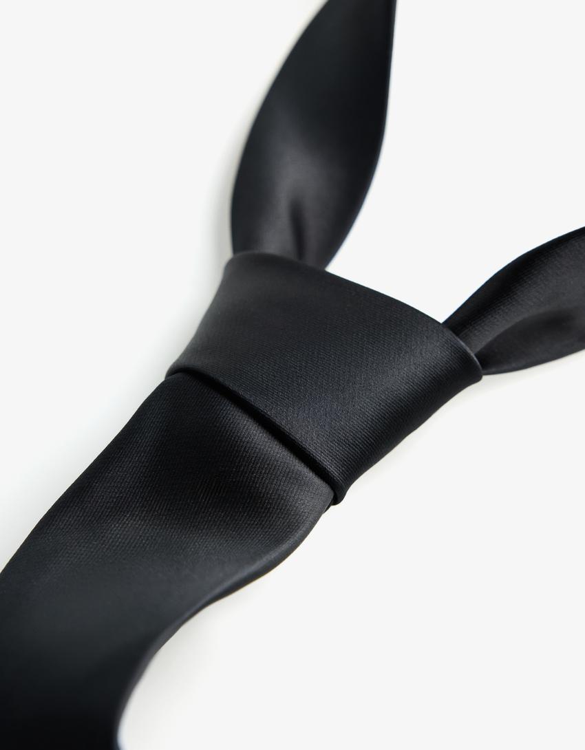 Plain Tie 2