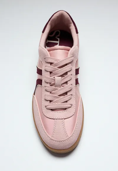 S011 Basic retro trainers 2