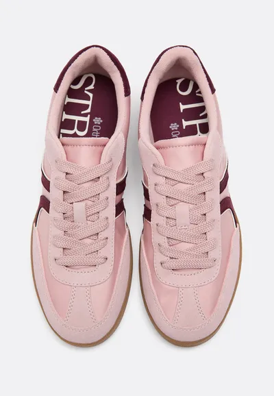 S011 Basic retro trainers 3