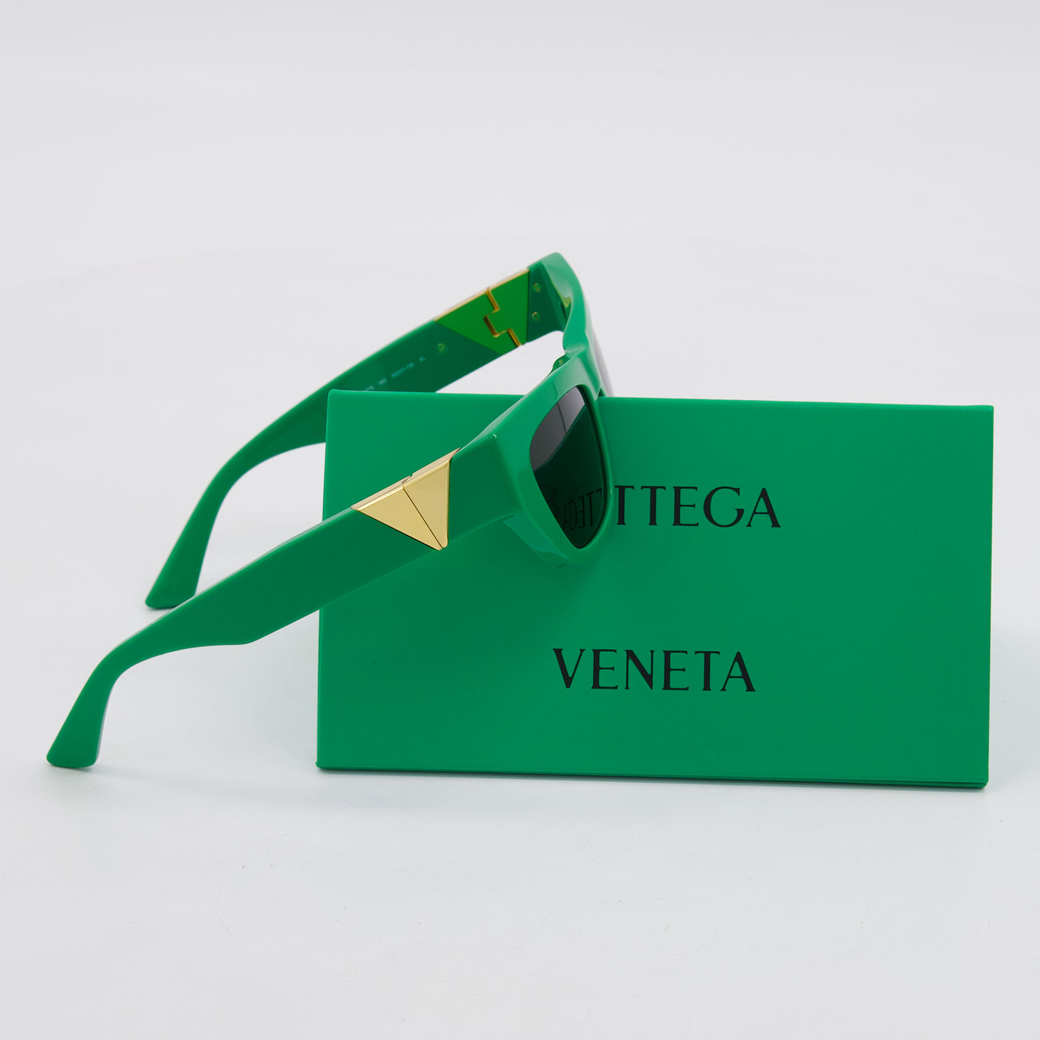 Retro Green Angular Sunglasses 3