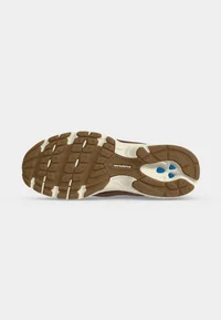 U530 UNISEX - Trainers - pumpernickel/sea salt 5