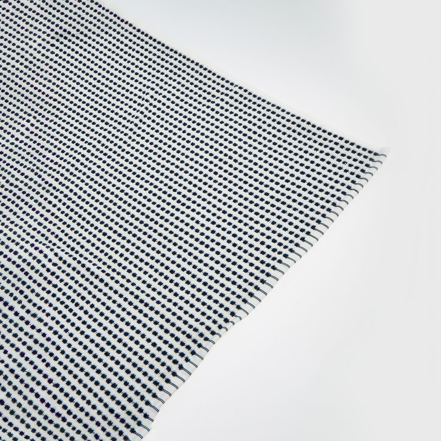 White & Black Tiled Towels 2