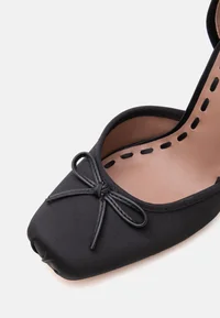 LARINA - Classic heels - black 6