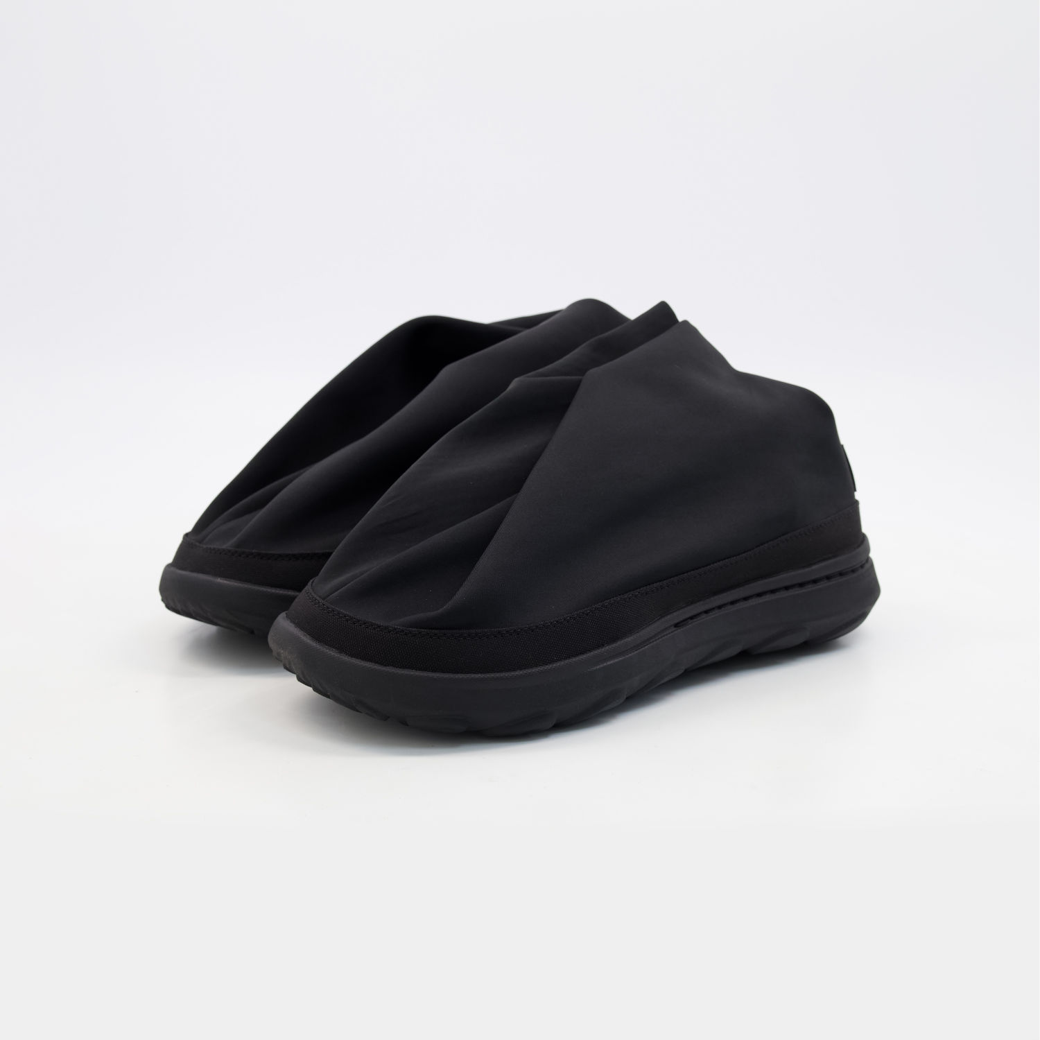 Men’s Black Slip-On Comfort Sneakers 3