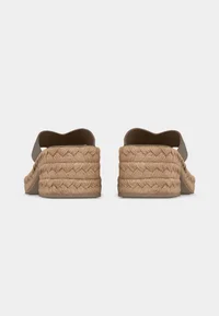 T-bar sandals - desert taupe 4