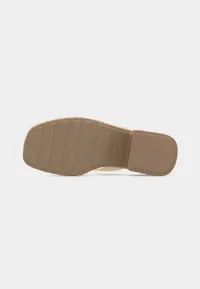 T-bar sandals - light cashew 6
