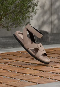 FREYAH - Sandals - open red