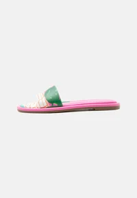DANA SLIDE ST TROPEZ LANDSCAPE ARTIST PRINT - Mules - bright pink/multi-coloured