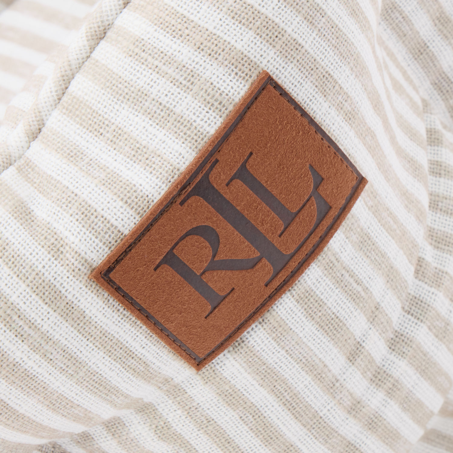 RL Luxury Striped Cosy Pet Bed 2