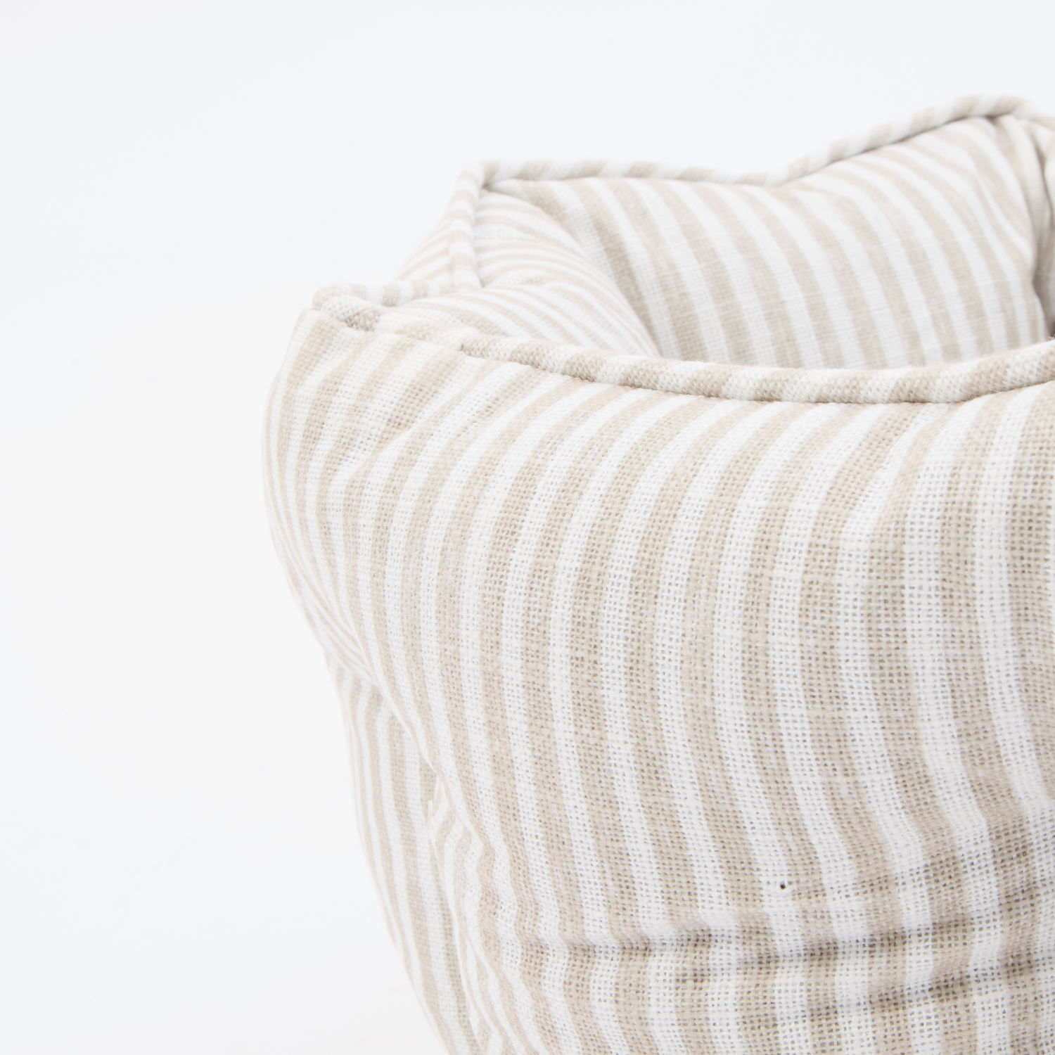RL Luxury Striped Cosy Pet Bed 3