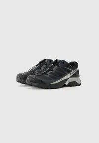 XT PATHWAY GTX UNISEX - Trainers - black/silver-coloured 5